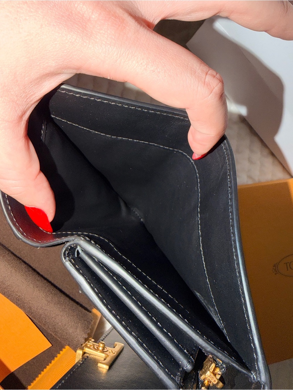 Tod's T Timeless Black Wallet - Picture 6 of 8